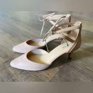 Alex Marie womens size 10 cream mid-heel pointed toe tie ankle strap dress shoes